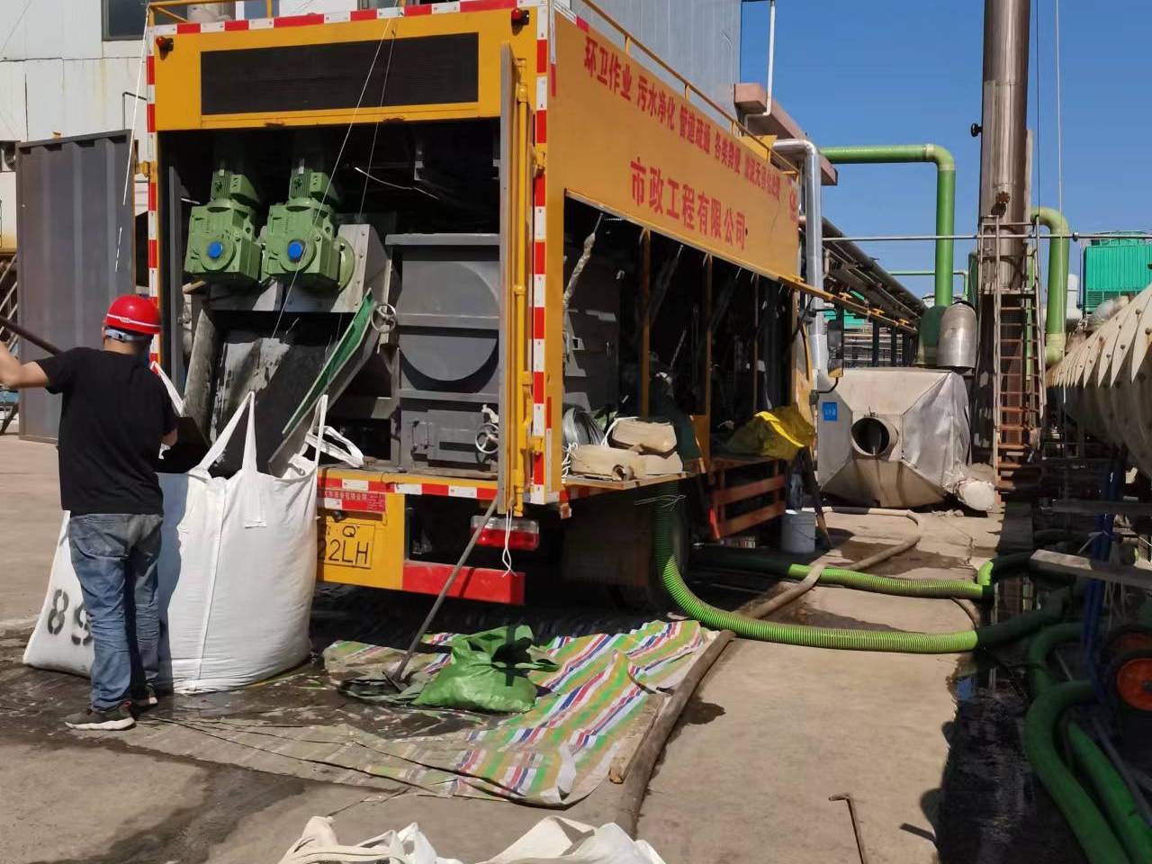 盈江淤泥压干处理